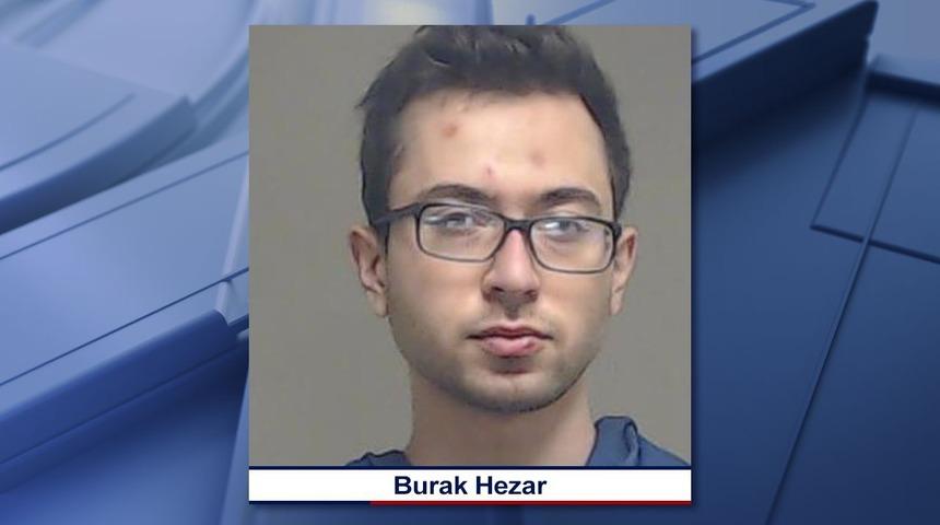 ABD'de yaşayan Burak Hezar isimli Türk genci annesini ve kız kardeşini öldürdü
