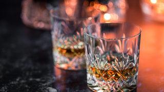 Dünyanın bilinen en eski viskisi açık artırmaya çıkıyor