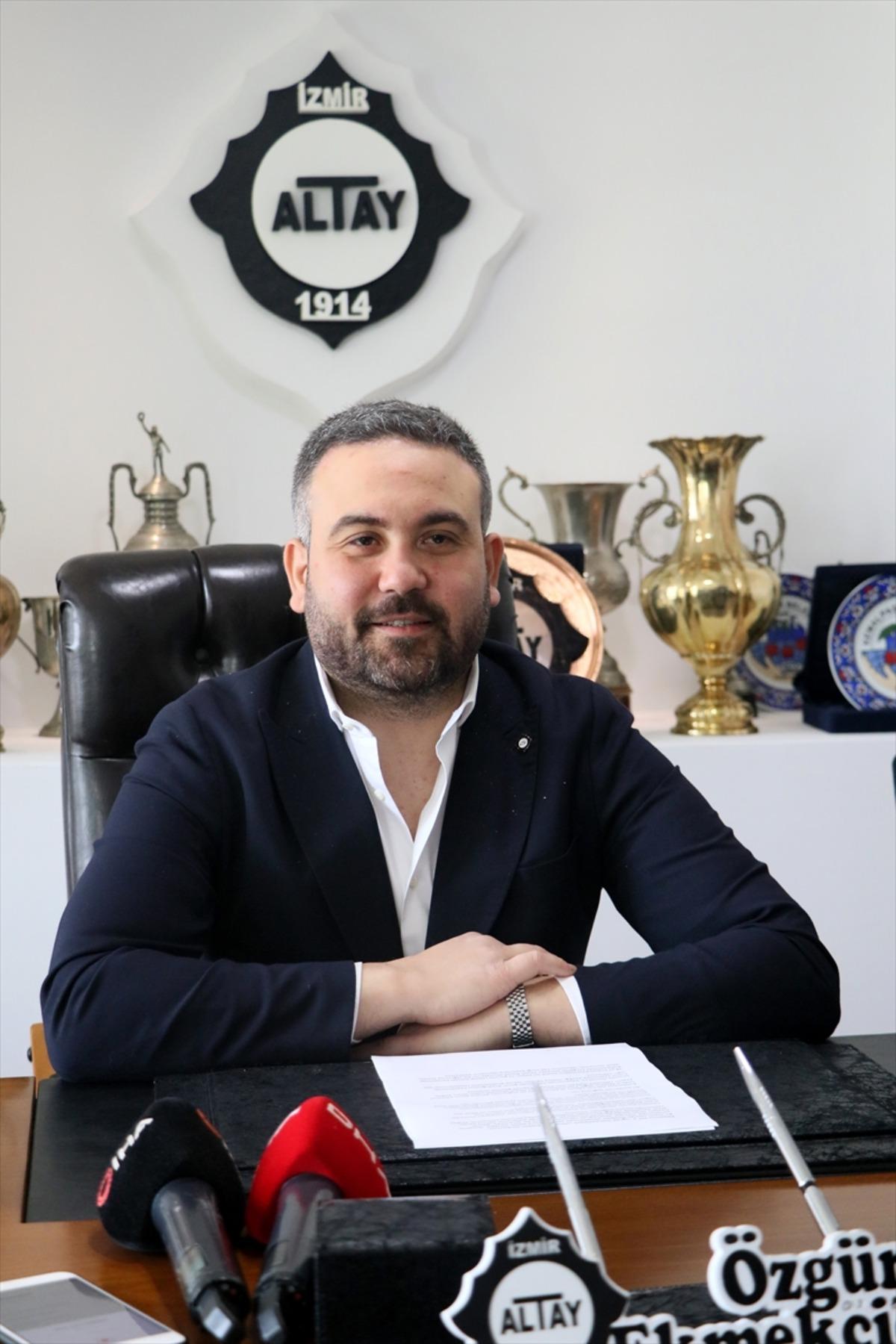 Altay Kul&uuml;b&uuml;, Mustafa Denizli'ye takımın teknik direkt&ouml;r&uuml; olması i&ccedil;in &ccedil;ağrıda bulundu