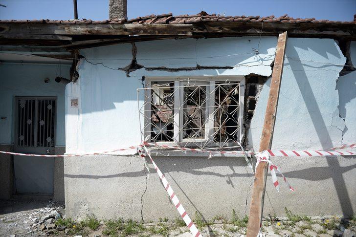 Eskişehir'de tek katlı evde helyum gazından kaynaklanan patlama hasara yol açtı G1