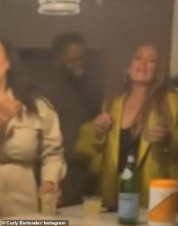 Adele, Oscar partisinde dağıttı G4