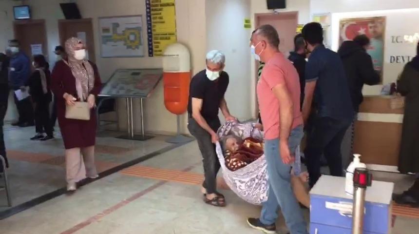 Hatay'da bir hastanın battaniyeyle taşınma görüntülerinden sonra soruşturma başlatıldı