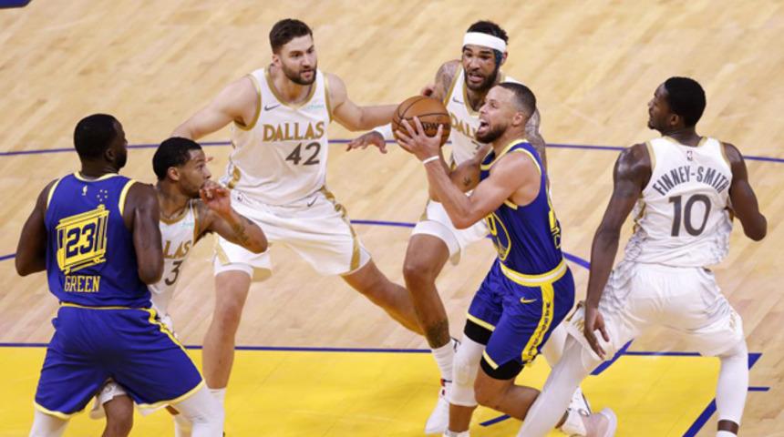 Dallas'tan Golden State Warriors'a 30 sayı fark