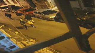 Sahur vakti turist dehşeti! Önce davulu bıçakladı, sonra davulcuyu kovaladı