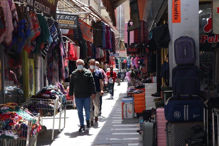 İç Anadolu'da "tam kapanma" öncesi alışveriş yoğunluğu görülüyor G1