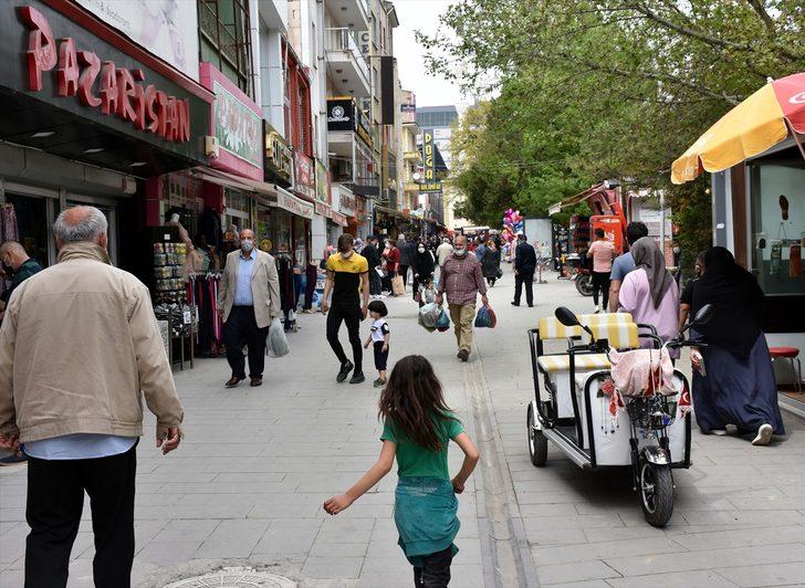 İç Anadolu'da "tam kapanma" öncesi alışveriş yoğunluğu görülüyor G4