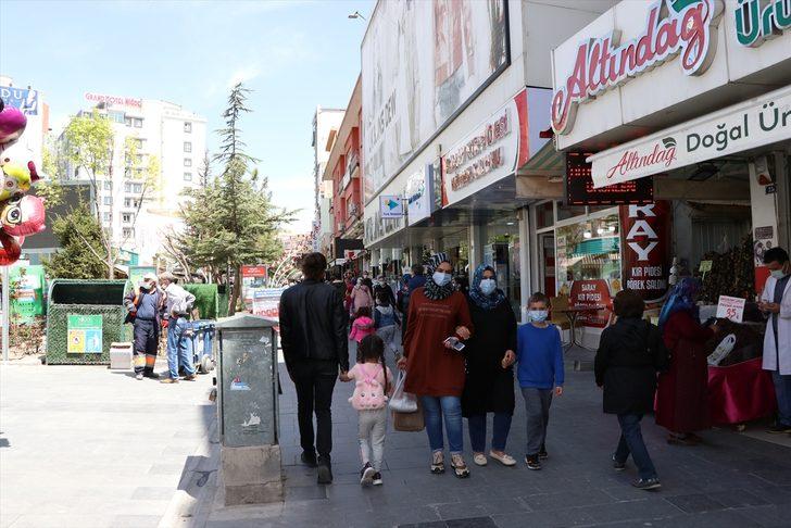 İç Anadolu'da "tam kapanma" öncesi alışveriş yoğunluğu görülüyor G3