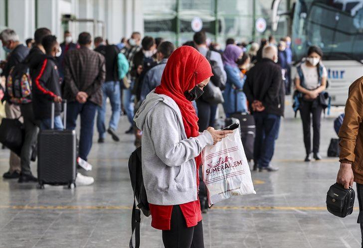 Tam kapanma dönemi öncesi AŞTİ ve Esenboğa Havalimanı'nda yoğunluk yaşanıyor G4