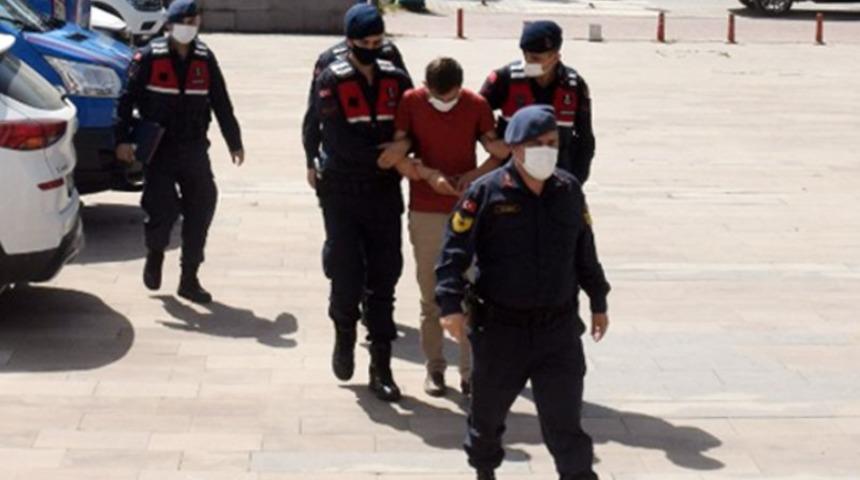 Otomobiliyle polise çarpan sürücü tutuklandı