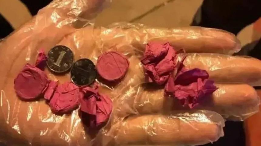 Şans getirsin diye uçağın motoruna bozuk para atan yolcuya gözaltı!