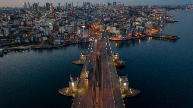 Tam kapanma: İçki satışı yasak mı, seyahat için izin gerekiyor mu, bayramda tatile gidilebilecek mi?