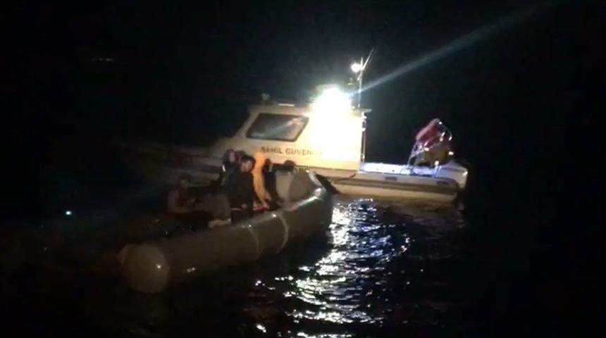 Çanakkale açıklarında Yunanistan unsurlarınca geri itilen 5 düzensiz göçmen kurtarıldı