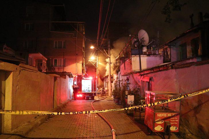 İzmir'de müstakil evde çıkan yangında bir kişi yaralandı G3