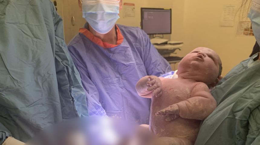 6 kiloya yakın doğan bebek doktorları bile şaşkına çevirdi