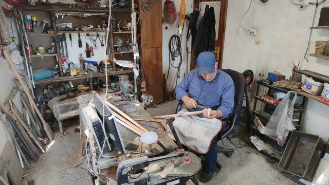 Çocukluk hayalini gerçekleştirdi! Baston ustası sanatıyla merak uyandırıyor