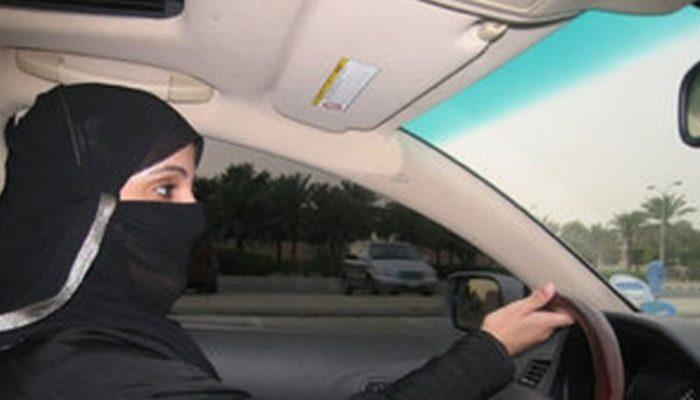 Suudi Arabistan'da kadınların otomobil kullanması serbest oldu