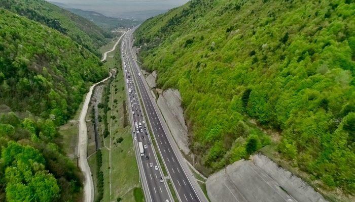 Tam kapanma öncesi kaçışlar sürüyor! Birçok yerde trafik kilitlendi