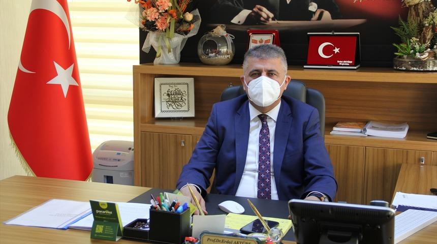 Kalp hastalarına "Kovid-19 sürecinde tedavinizi aksatmayın" uyarısı