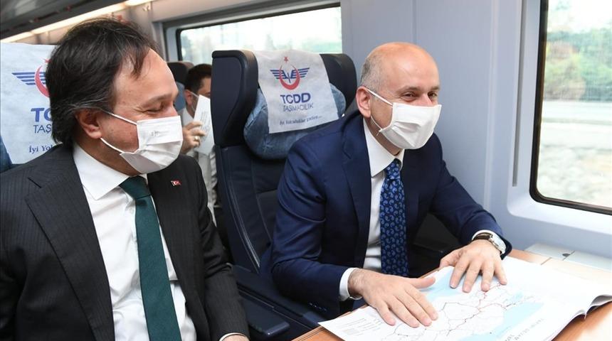 Bakan Karaismailoğlu, Konya-Karaman YHT Hattı'nın test sürüşünü yaptı