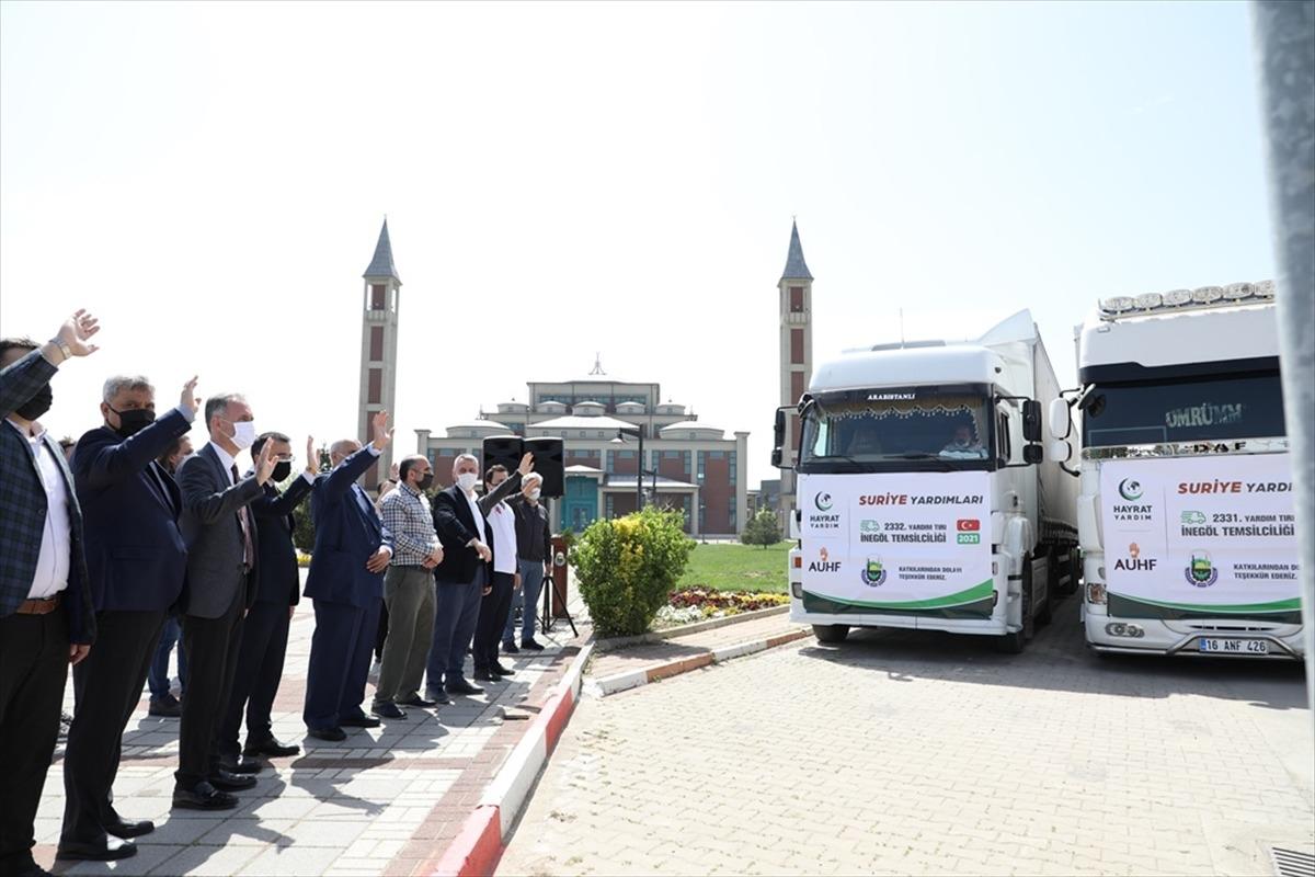 İneg&ouml;l'den Suriyelilere 4 tır gıda ve mobilya g&ouml;nderildi