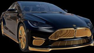 Tesla'nın otomobilini altınla süslediler!