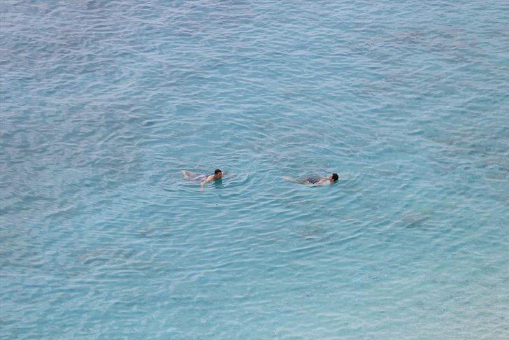 Antalya'nın sahillerinde "tam kapanma" öncesi yoğunluk yaşanıyor G4
