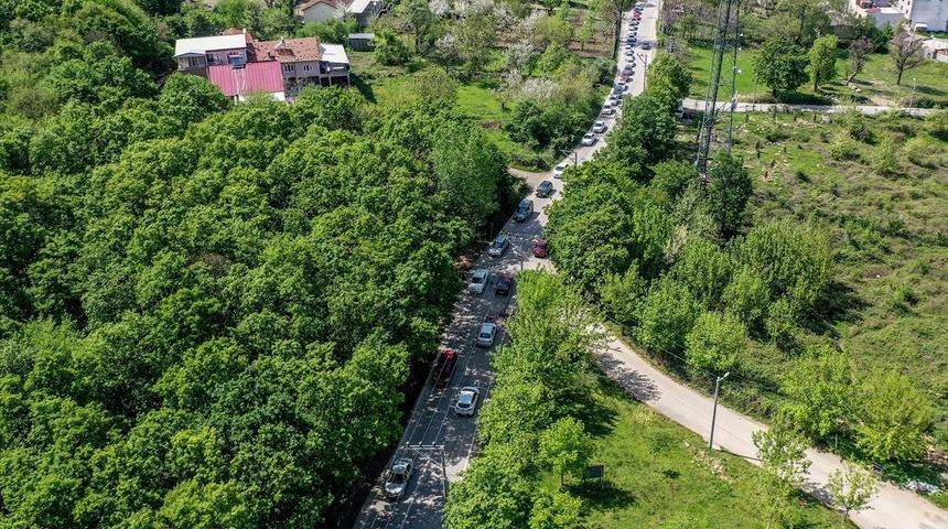 Tam kapanmaya saatler kala 'kaynak suyu' kuyruğu!