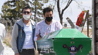 Koronavirüsü atlatan 26 yaşındaki doktor HLH hastalığına yenik düştü