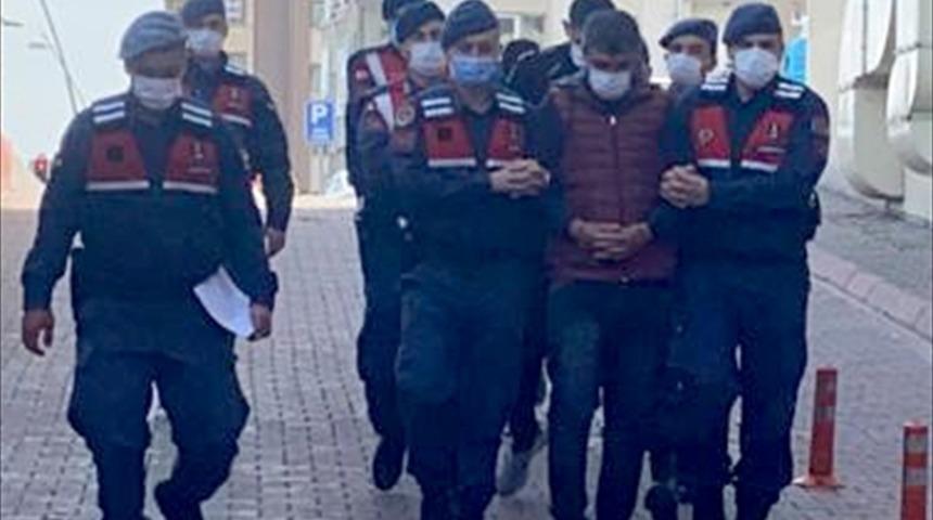 Kayseri'de bağ evleri ve yazlıklardan kiralık araçlarla hırsızlık yapan zanlılar yakalandı