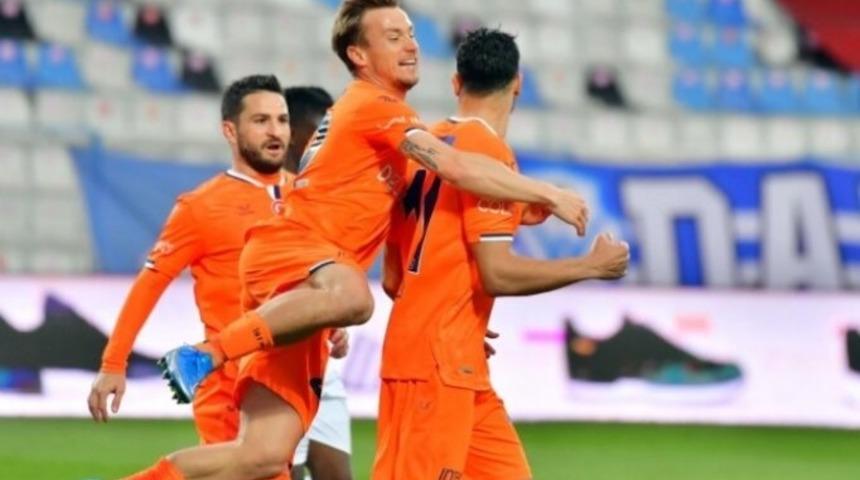 Başakşehir'den ligde kalma adımı: 10 kişiyle döndüler