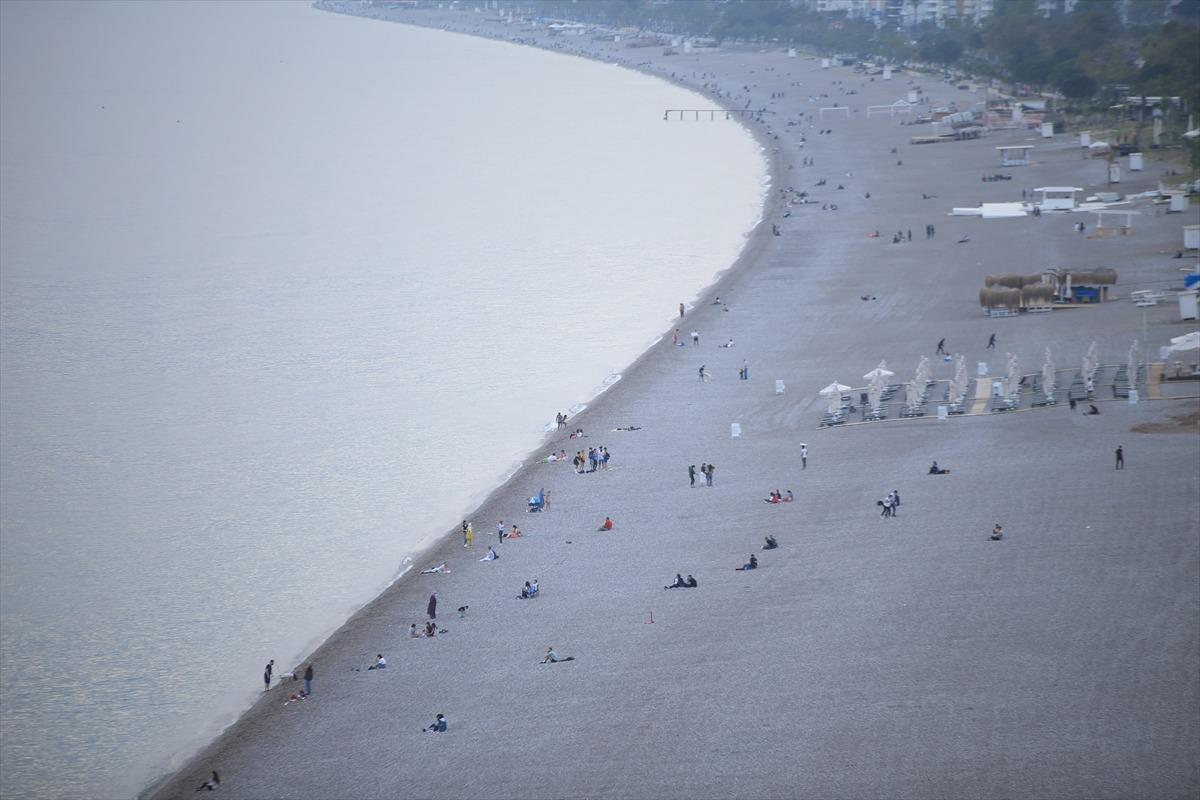 Antalya, Muğla, Burdur ve Isparta "tam kapanma"nın ardından sessizliğe b&uuml;r&uuml;nd&uuml;
