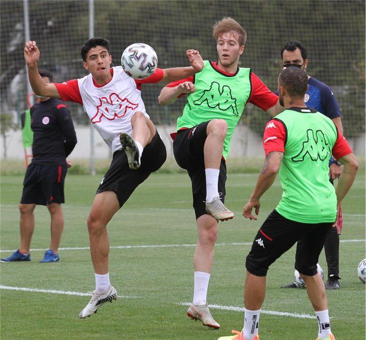 Antalyaspor, Göztepe karşılaşmasının hazırlıklarına başladı G1