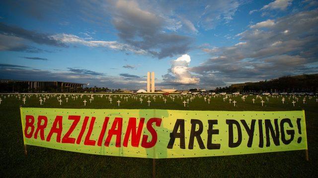 Brezilya da Covid &ouml;l&uuml;mleri 400 bini ge&ccedil;ti, Bolsonaro nun salgın y&ouml;netimi hakkında soruşturma başlatıldı 1