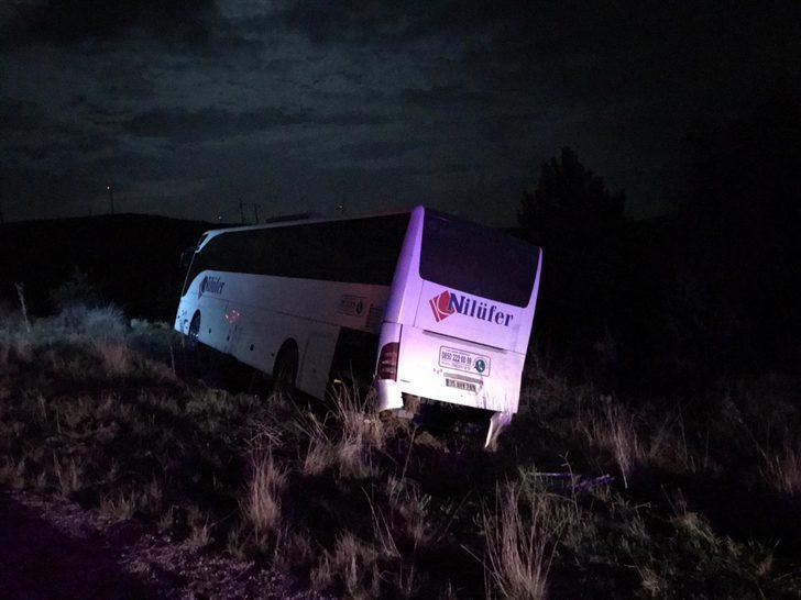 Uşak’ta yolcu otobüsü şarampole düştü: 2 yaralı G1