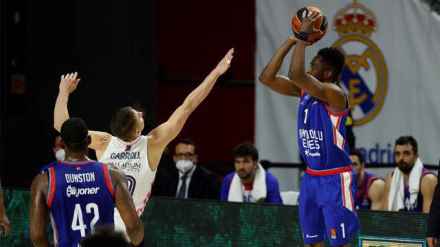 Anadolu Efes, Final Four biletini İstanbul'a bıraktı