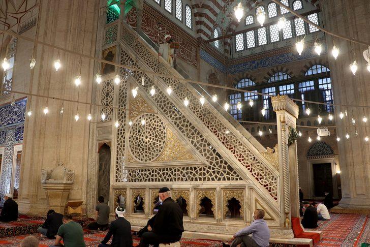 Trakya'da vatandaşlar ikametlerine en yakın camide cuma namazlarını kıldı G2