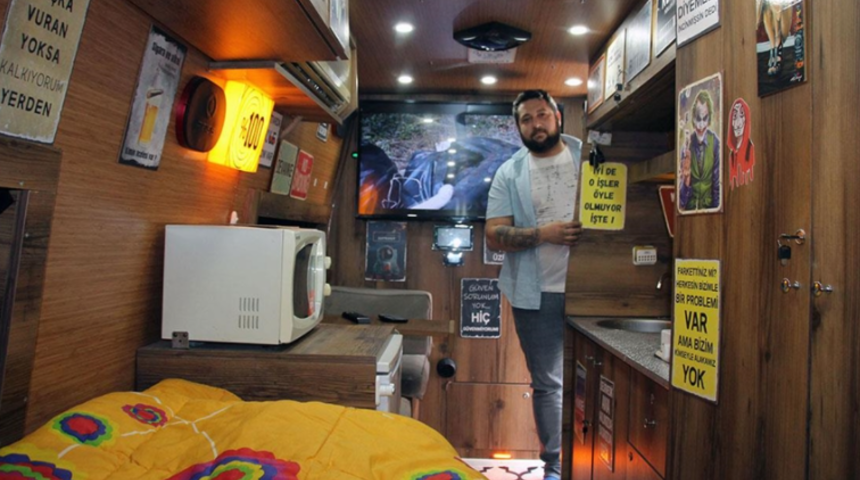Arkadaşından satın aldığı minibüsü karavana dönüştürdü! Türkiye turuna çıkmayı hedefliyor