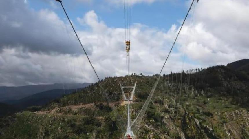 Dünyanın en uzun yaya asma köprüsü açıldı
