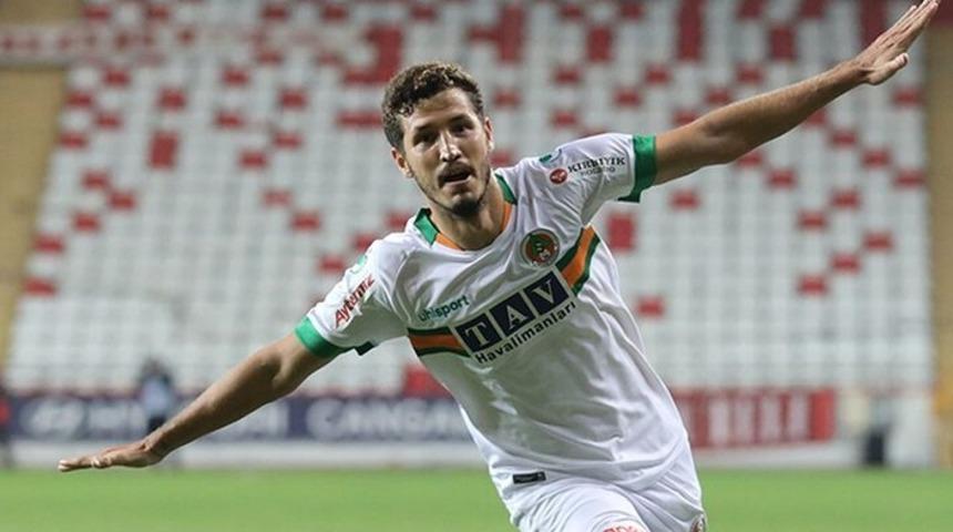 Beşiktaş'tan Salih Uçan'a 3 yıllık teklif