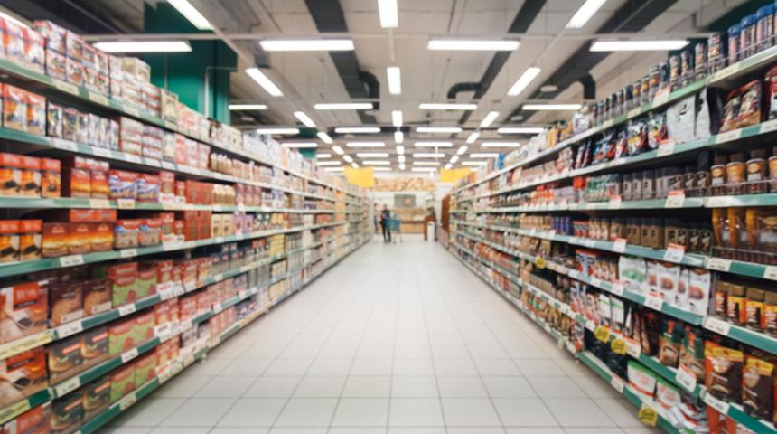 Ardahan'da "tam kapanma" sürecinde zincir marketlerde bazı ürünlerin satışı yasaklandı