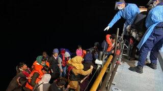 Yunanistan'ın ölüme terk ettiği 56 kaçak göçmen kurtarıldı