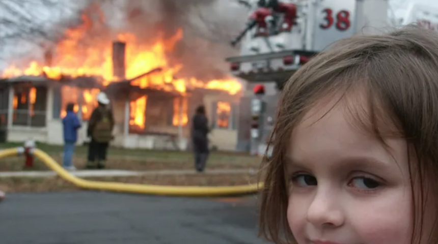 'Felaket kız' fenomen hale gelen fotoğraf karesiyle servete kondu