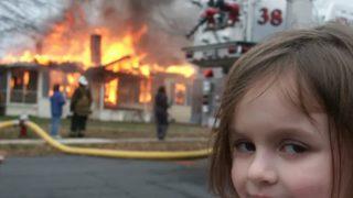 'Felaket kız' fenomen hale gelen fotoğraf karesiyle servete kondu