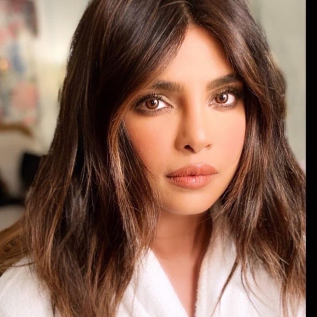 Priyanka Chopra'dan: Aşıları Hindistan'la paylaşın