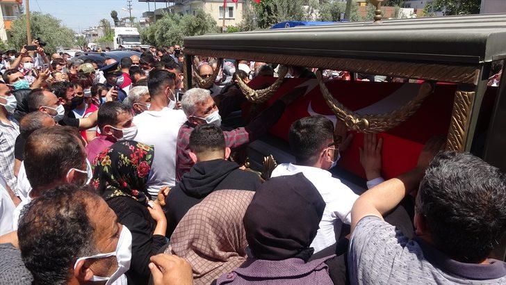 Pençe-Yıldırım Harekatı'nda şehit düşen uzman çavuş Mehmet Kırmızı, Adana'da son yolculuğuna uğurlandı G3