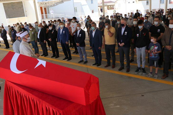 Uzman Onbaşı Mehmet Can Kaya, memleketi Gaziantep'te son yolculuğuna uğurlandı G5