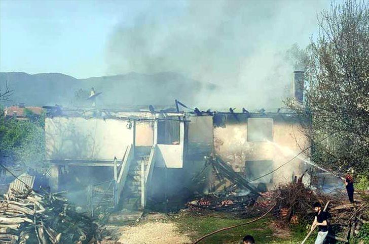 Karabük'te ev ve samanlıkta çıkan yangın söndürüldü G1