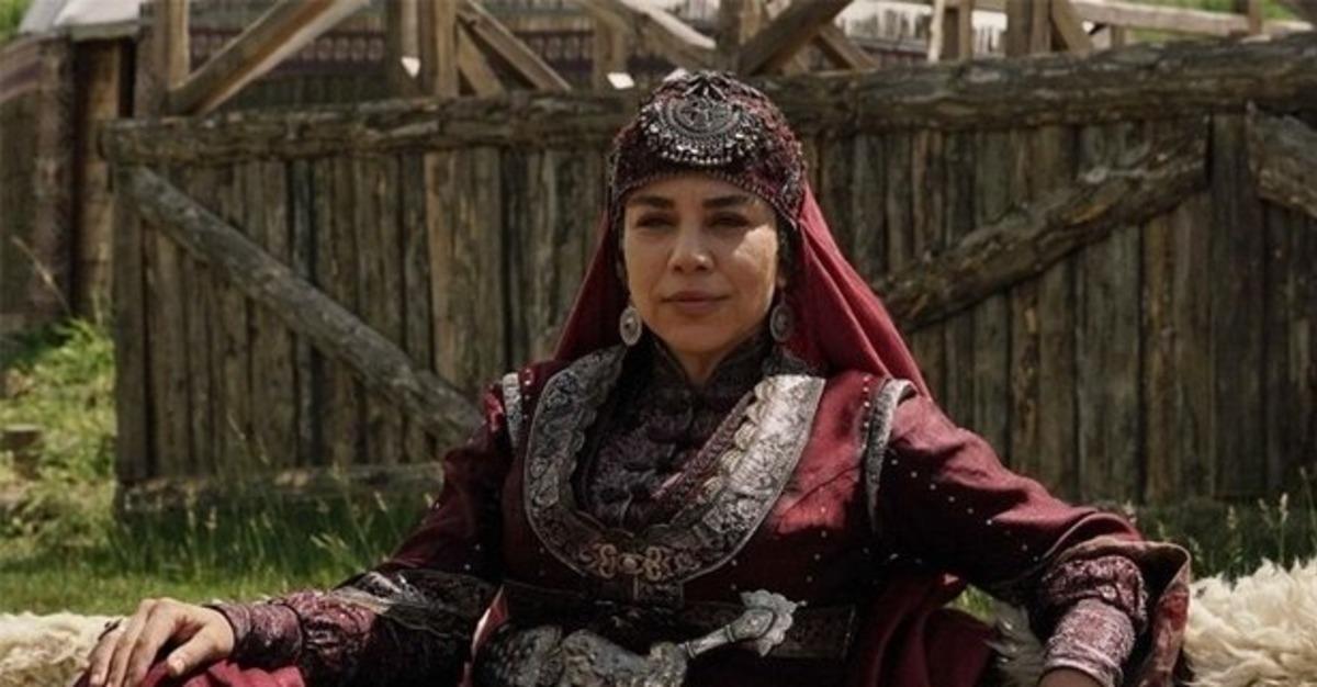 Kuruluş Osman&rsquo;ın Hazal Hatun&rsquo;u Yeşim Ceren Bozoğlu&rsquo;ndan mayolu poz