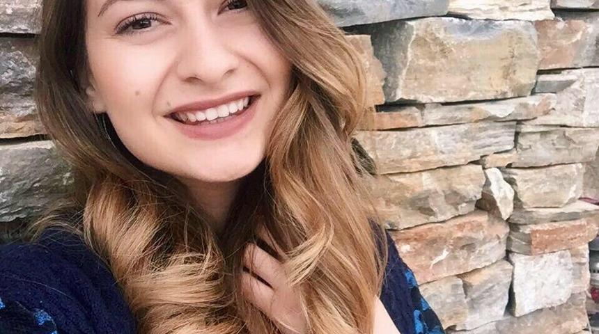 Esra öğretmenin kahreden ölümü! Öğrencilerinin gözü önünde beyin kanaması geçirdi