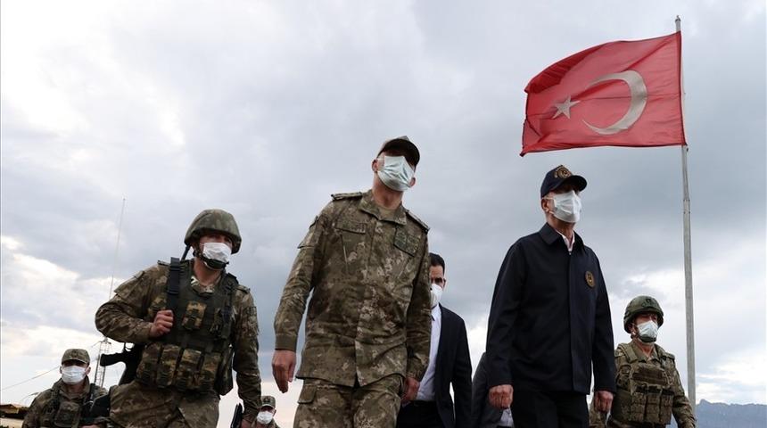 Son Dakika! Bakan Akar'dan Pen&ccedil;e-Şimşek ve Pen&ccedil;e-Yıldırım operasyonları a&ccedil;ıklaması: T&uuml;m inlerine girdik